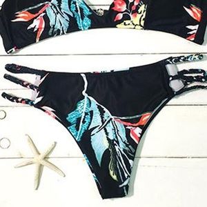 Cupshe black floral bikini bottoms. Tags attached.